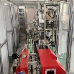 चांगली बातमी! नवीन स्वयंचलित एक व्हॅक्यूम चेंबर ब्रिक बॅग फॉर्मिंग फिलिंग मशीन वितरणासाठी तयार आहे