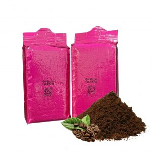 250 ग्रॅम कॉफी पावडरसाठी स्वयंचलित वीट व्हॅक्यूम बॅग पॅकेजिंग मशीन