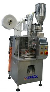 टी बॅगसाठी स्वयंचलित हर्बल चाय नायलॉन पिरामिड पॅकिंग मशीन